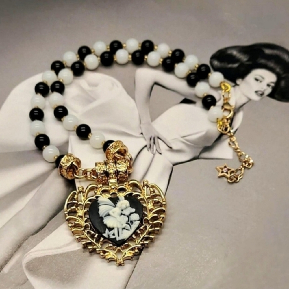 Vintage Estate Black Heart Cameo Angel AB Crystal Beaded Gold Necklace